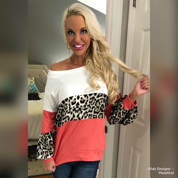 🥰LAST 1! Color Block Animal Print Top!! - Picture 2 of 6